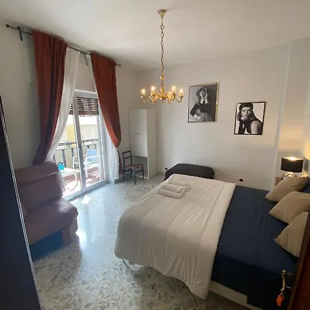Vendégház Stanza Privata 2 O 3 Posti Letto Con Bagno Privato In E Balcone Casa Vacanze Cado Dalle Nubi
