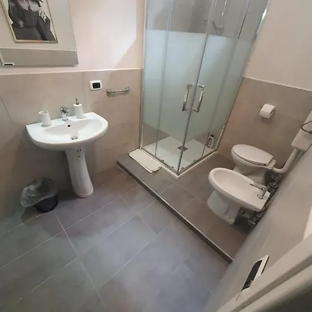 Vendégház Stanza Privata 2 O 3 Posti Letto Con Bagno Privato In E Balcone Casa Vacanze Cado Dalle Nubi Bari
